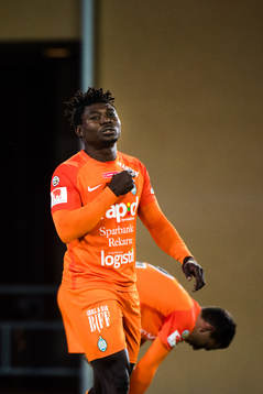 AFC Eskilstunas Onyedikachkwu Samuel Nnamani jublar