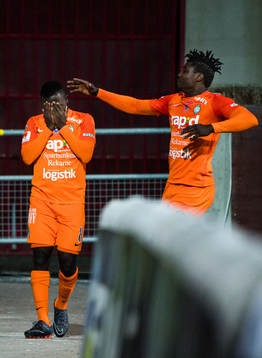 AFC Eskilstunas Ousmane Camara och Onyedikachkwu Samuel