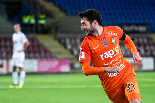 AFC Eskilstunas Anel Rashkaj jublar