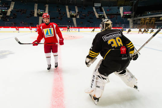s målvakt Johannes Jönsson