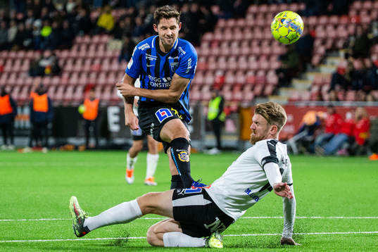 Sirius Philip Haglund skjuter mot täckande Örebros