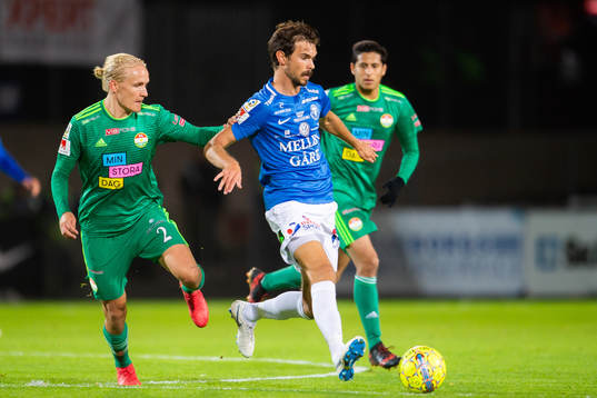 Trelleborgs Sebastian Ohlsson jagas av Dalkurds Henrik