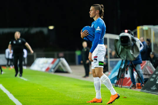 Trelleborgs Isak Jönsson med bollen
