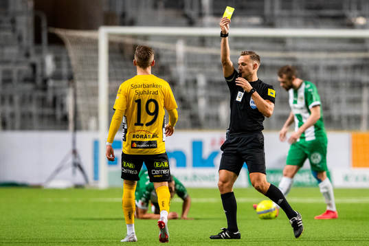 Elfsborgs Jesper Karlsson får gult kort