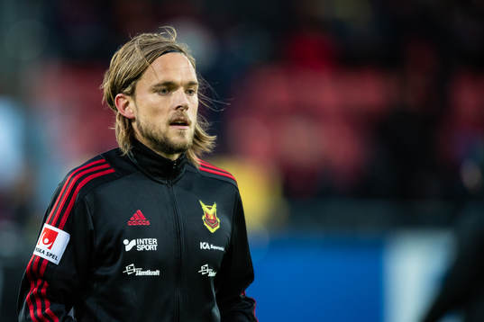 Östersunds Tom Pettersson på uppvärmningen