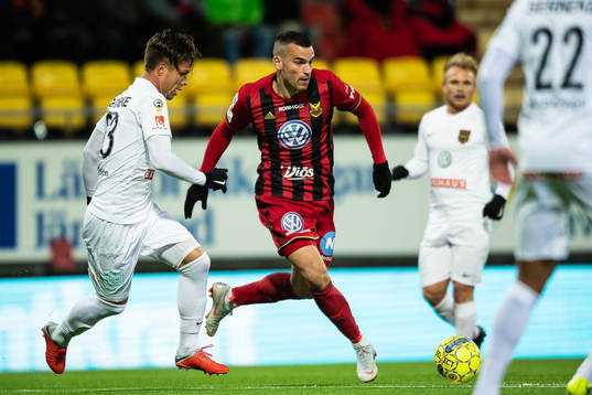 Brommapojkarnas Erik Figueroa och Östersunds Dino Islamovic