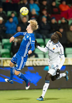 Sundsvalls Eric Björkander och Djurgårdens Aliou Badji