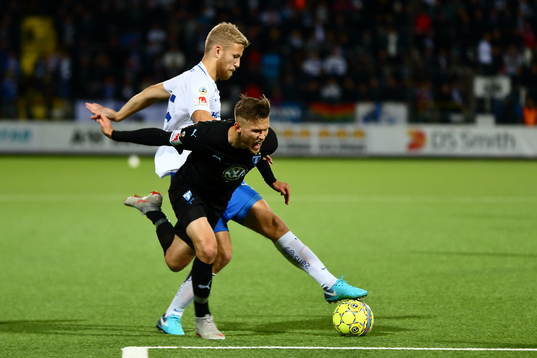 Norrköpings Filip Dagerstål stoppar Malmö FFs Arnór