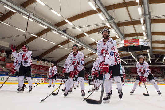 Vita Hästens Emil Eriksson och Simon Krekula med flera