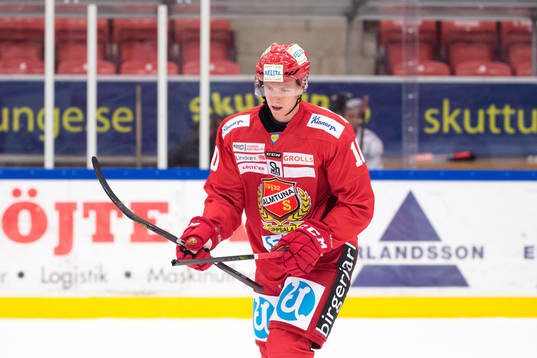 Almtunas Simon Johansson bryter av sin klubba i ilska