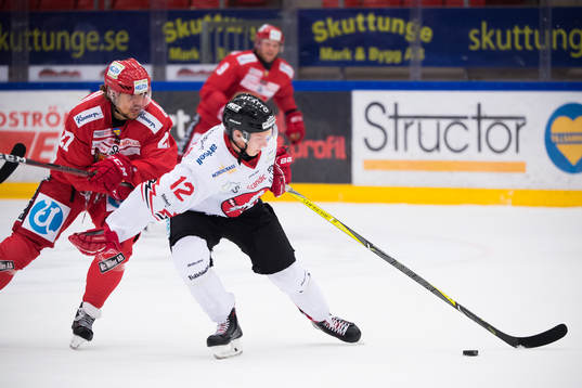 Almtunas Viktor Hertzberg och Vita Hästens Simon Krekula