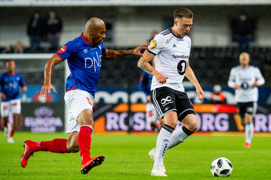 Felipe Carvalho of Vålerenga and Alexander Søderlund of