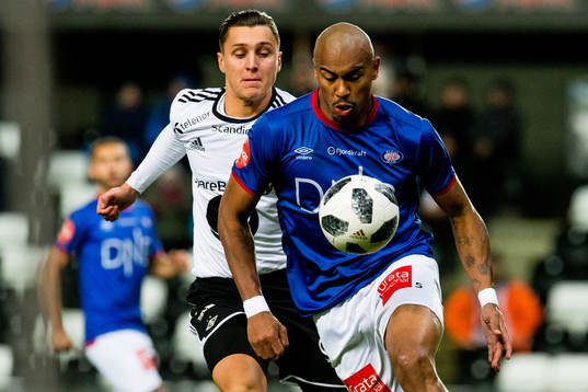 Jonathan Levi of Rosenborg and Felipe Carvalho of Vålerenga