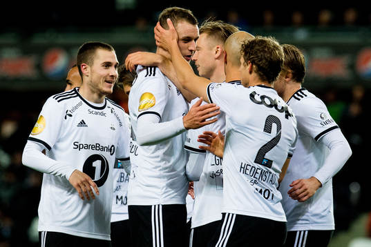 Alexander Søderlund of Rosenborg celebrates with teammates