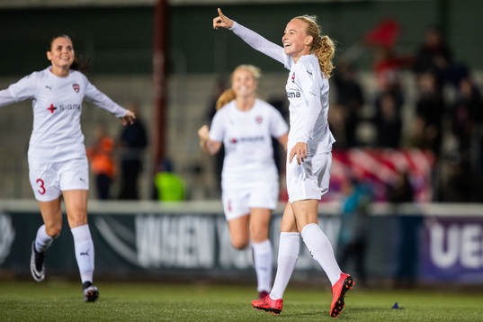 Rosengårds Ebba Wieder jublar