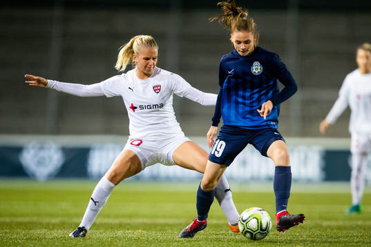 Rosengårds Nellie Lilja och Rjazans Anastasiya Fetisova