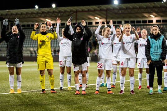 Rosengårds spelare jublar