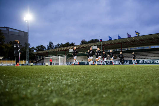 Rosengårds spelare värmer upp