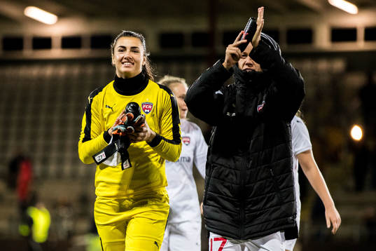 Rosengårds målvakt Zecira Musovic och Caroline Seger