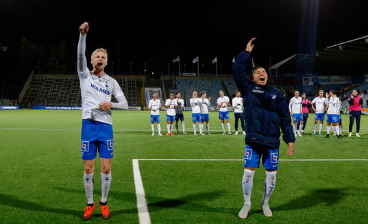 Norrköpings Kalle Holmberg och Jordan Larsson sjunger