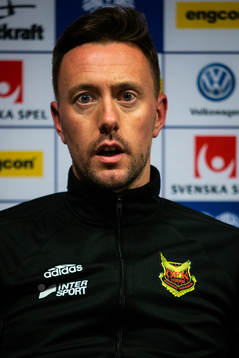 Östersunds tränare Ian Burchnall på presskonferansen