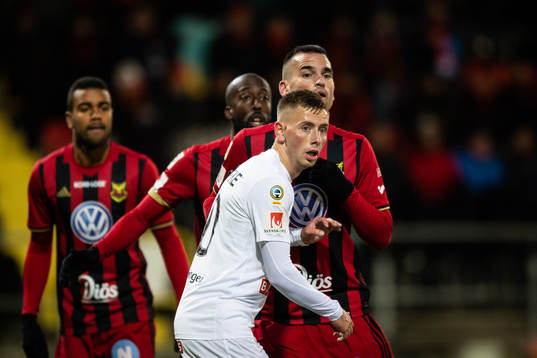 Brommapojkarnas Petar Petrovic och Östersunds Dino