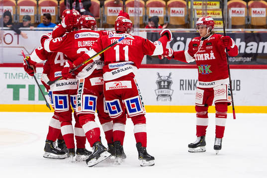 Timrås spelare jublar