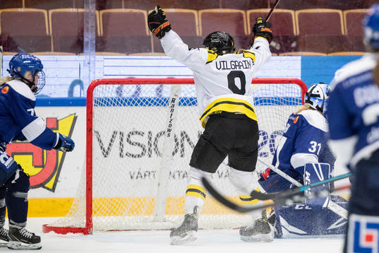 Brynäs Cassandra Vilgrain jublar