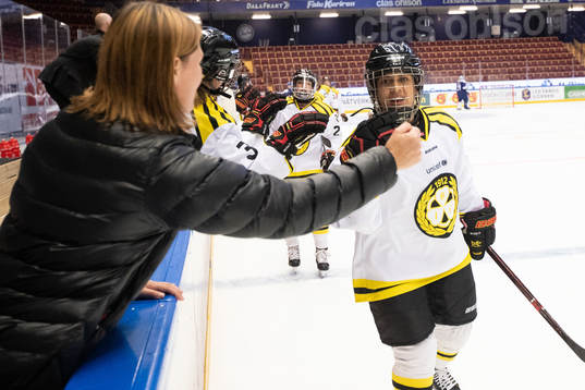 Brynäs Cassandra Vilgrain jublar