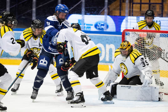 Leksands Madeleine Hall och Brynäs Georgina Farman