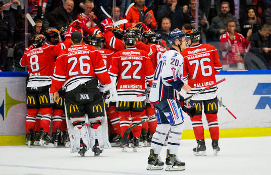 Örebros Aaron Palushaj gör 3-2 och jublar och Linköpings