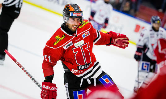 Örebros Aaron Palushaj jublar vid 2-2