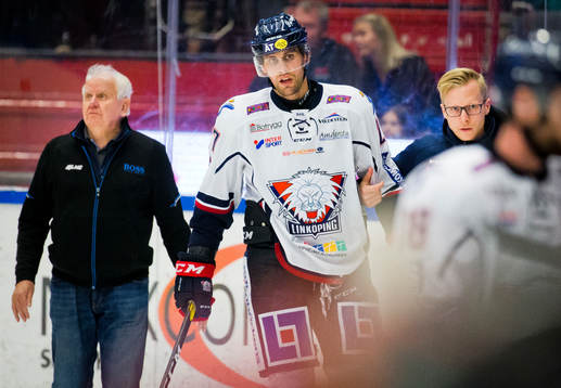 Linköpings Dan Pettersson leds av isen