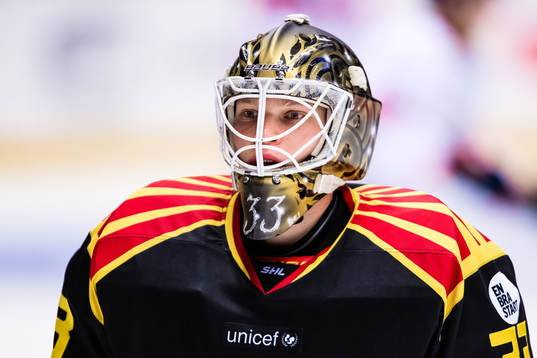 Brynäs målvakt Tomi Karhunen innan ishockeymatchen i SHL