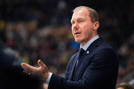 s tränare Johan Lindbom
