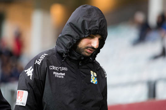 IFK Göteborgs tränare Poya Asbaghi innan fotbollsmatchen