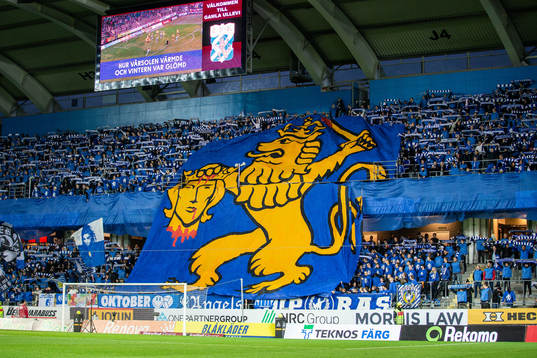 IFK Göteborgs tifo innan fotbollsmatchen i Allsvenskan