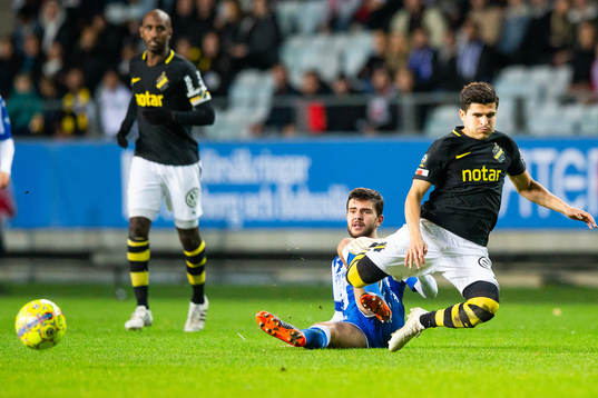 s Tarik Elyounoussi