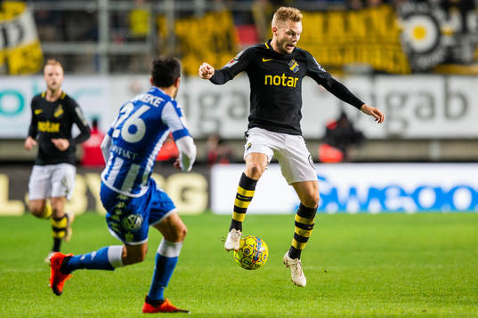 s Sebastian Larsson