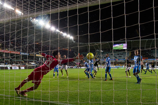 s Henok Goitom nickar in 0-2 bakom IFK Göteborgs målvakt