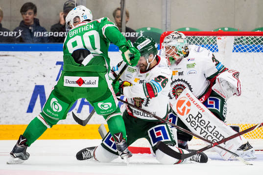 Frölundas Jonathan Sigalet och målvakt Johan Gustafsson