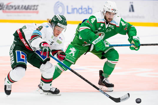 Frölundas Tim Söderlund och Rögles Kodie Curran