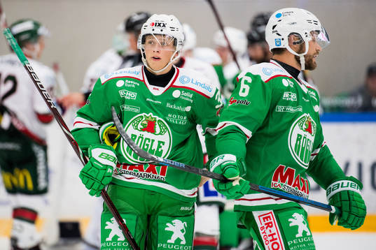 Rögles Samuel Jonsson och Craig Schira deppar
