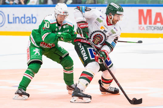 Rögles Christopher Bengtsson och Frölundas Joel Mustonen