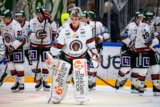Frölundas målvakt Johan Gustafsson jublar