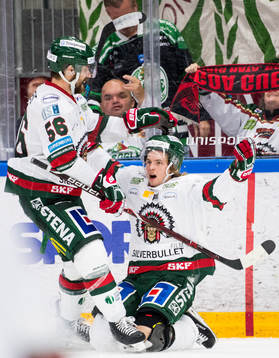Frölundas Tim Söderlund jublar med Jonathan Sigalet