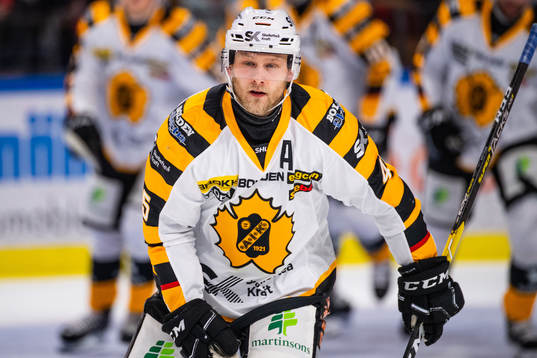 Skellefteås Oscar Möller jublar