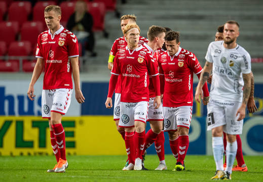 Kalmars Nils Fröling  jublar