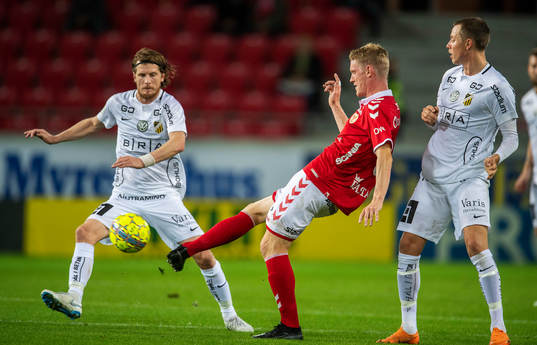 Kalmars Rasmus Elm och Häckens Erik Friberg och Häckens