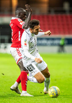 Kalmars Papa Alioune Diouf och Häckens Daleho Irandust